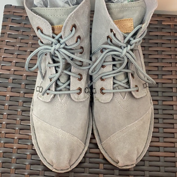 Toms Tomboy Chukka Hightop Gray Suede Boots Size 9.5 - Picture 7 of 8